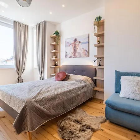 Bright - 2 Bedroom * Sofya
